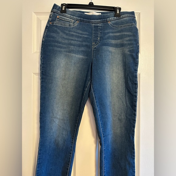 Levi’s signature gold pull on skinny jeans 14L - Picture 2 of 4